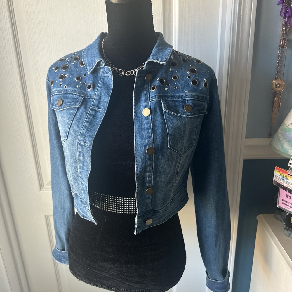 bebe Blue Eyelet-Embellished Cropped Denim Jacket